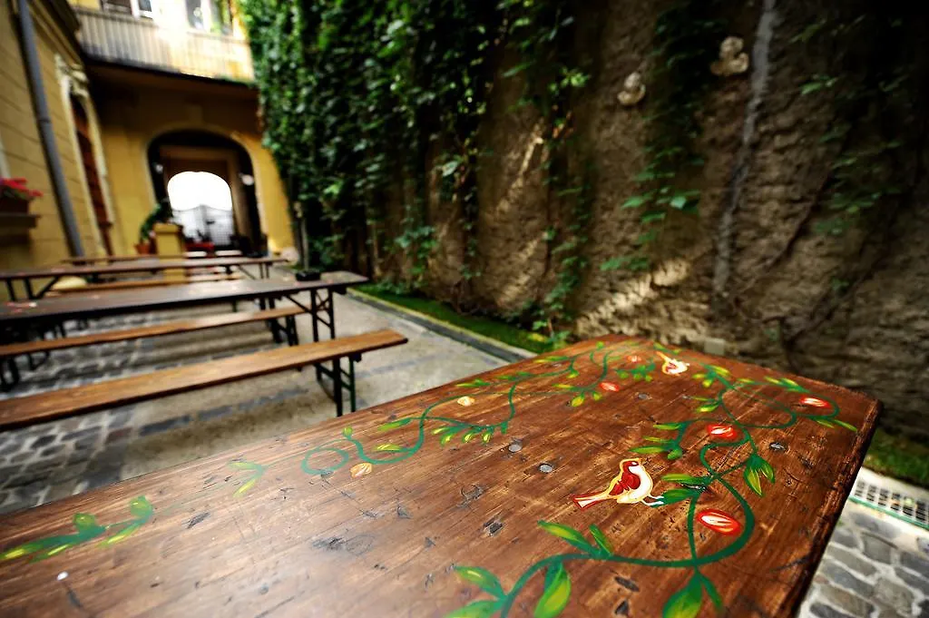 Auberge de jeunesse Podstel Umbrella à Bucarest 0*,  Roumanie
