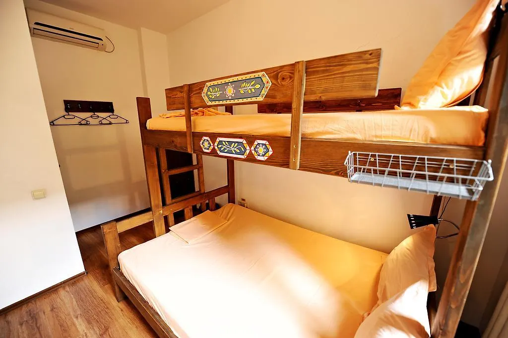 Auberge de jeunesse Podstel Umbrella à Bucarest 0*,  Roumanie